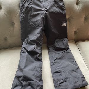 The North Face TNF Girls black snow pants/ski pants size 10/12.